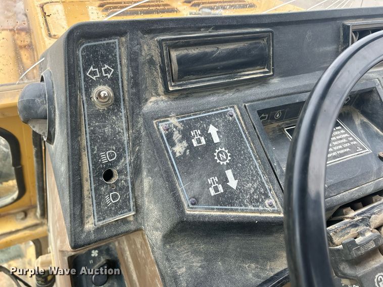 image for item DQ1085 1990 Caterpillar 416 backhoe