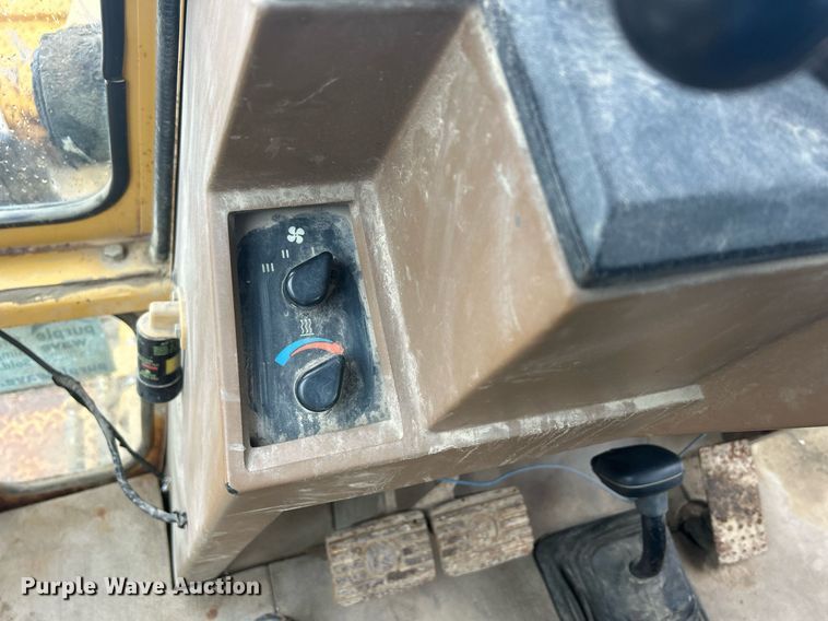 image for item DQ1085 1990 Caterpillar 416 backhoe