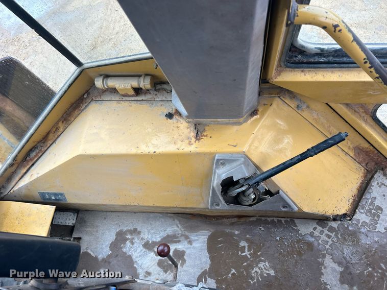 image for item DQ1085 1990 Caterpillar 416 backhoe