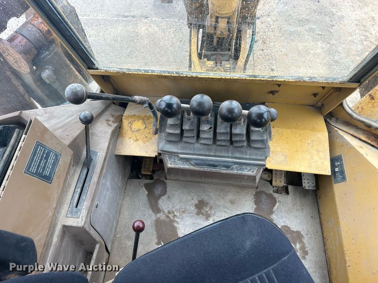 image for item DQ1085 1990 Caterpillar 416 backhoe