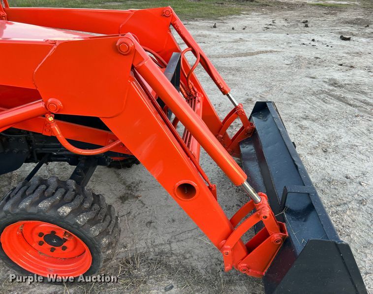 image for item DQ2313 Kubota B21 tractor