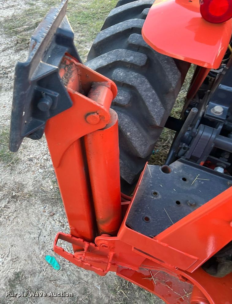 image for item DQ2313 Kubota B21 tractor