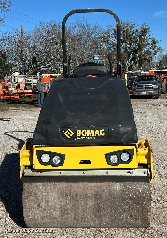 image for item DQ2349 2018 Bomag BW 120 SL-5 double drum vibratory roller
