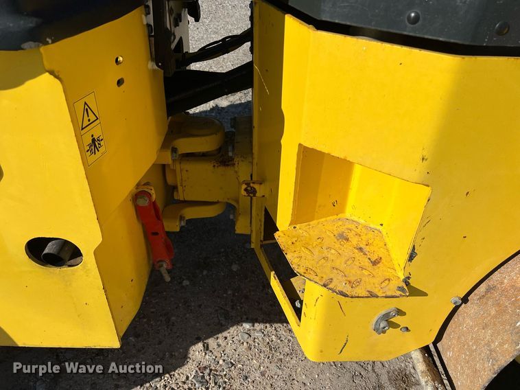 image for item DQ2349 2018 Bomag BW 120 SL-5 double drum vibratory roller