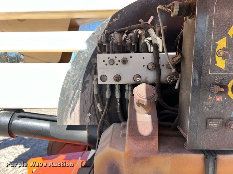 image for item DQ2352 2014 JLG 450AJ boom lift