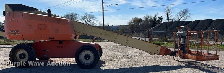 image for item DQ2354 2012 JLG 600S boom lift