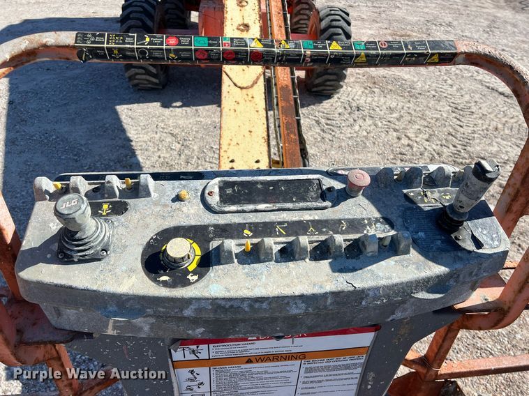 image for item DQ2354 2012 JLG 600S boom lift