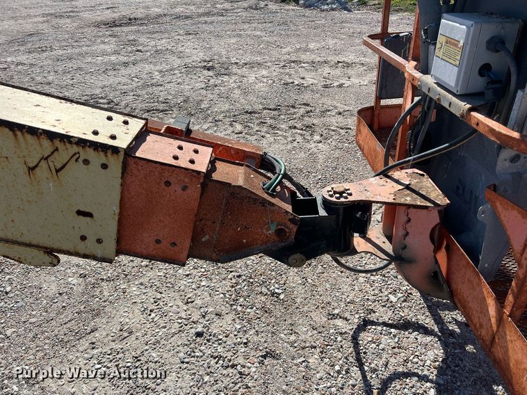 image for item DQ2354 2012 JLG 600S boom lift