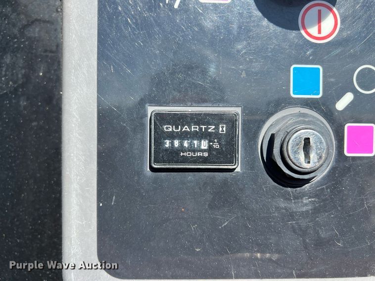 image for item DQ2354 2012 JLG 600S boom lift