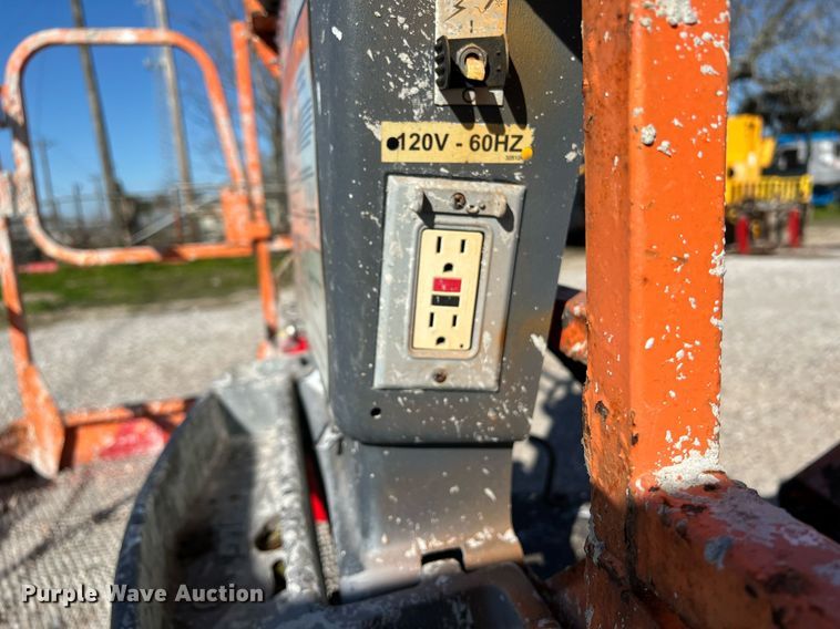 image for item DQ2355 2012 JLG 600S boom lift