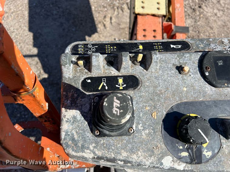 image for item DQ2355 2012 JLG 600S boom lift