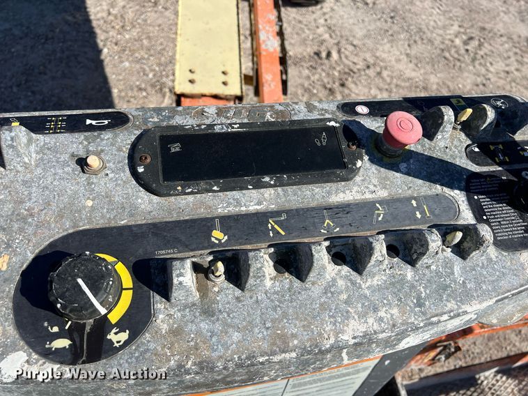 image for item DQ2355 2012 JLG 600S boom lift