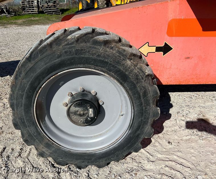 image for item DQ2355 2012 JLG 600S boom lift