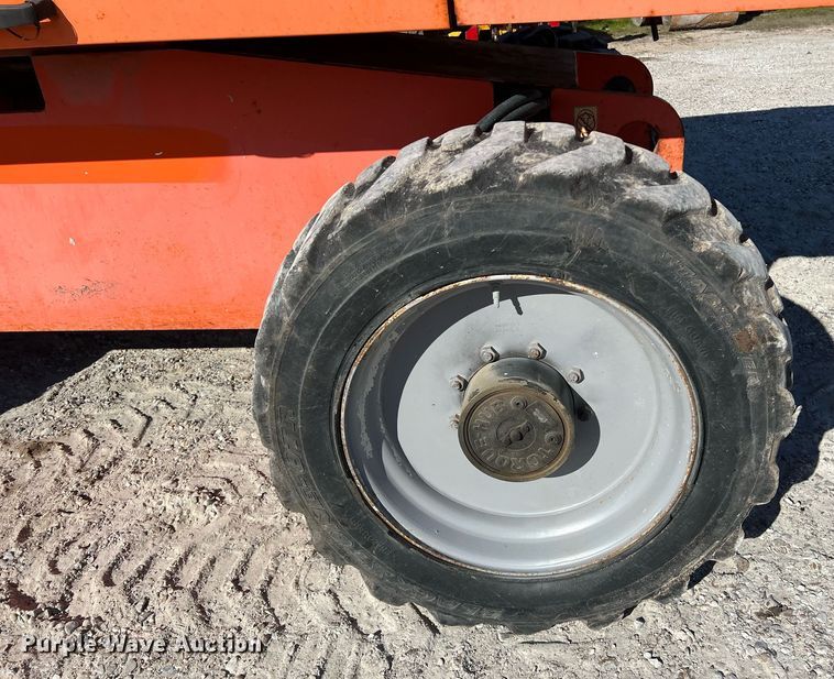 image for item DQ2355 2012 JLG 600S boom lift