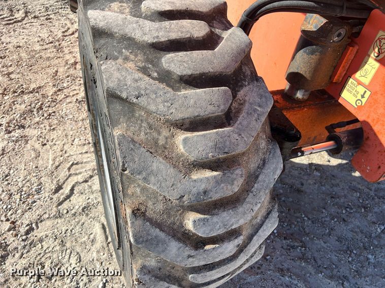 image for item DQ2355 2012 JLG 600S boom lift