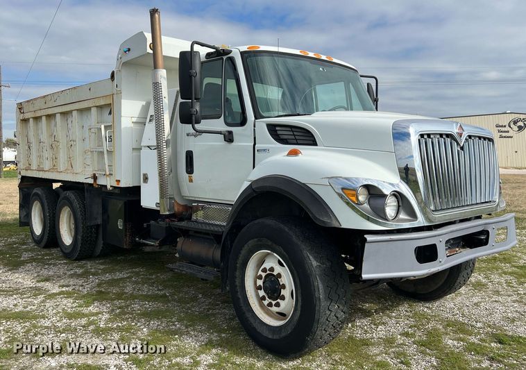 image for item DQ2357 2010 International 7500 dump truck