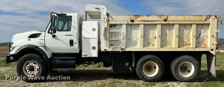 image for item DQ2357 2010 International 7500 dump truck