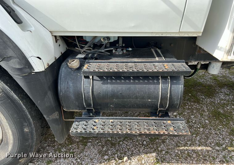 image for item DQ2357 2010 International 7500 dump truck