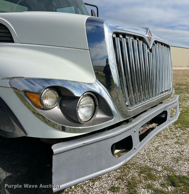 image for item DQ2357 2010 International 7500 dump truck