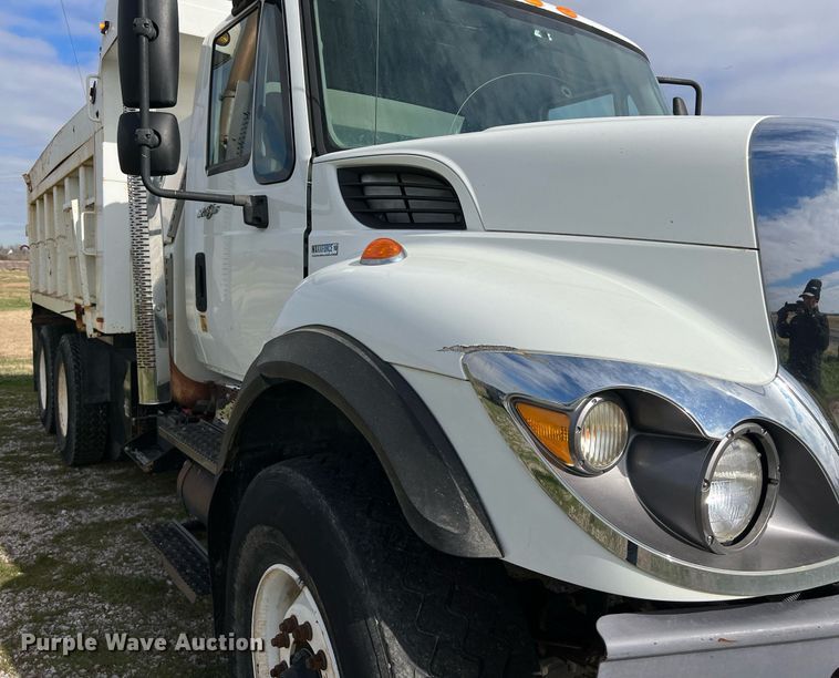 image for item DQ2357 2010 International 7500 dump truck