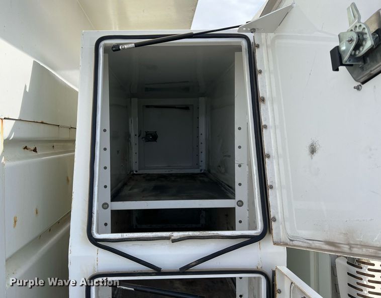 image for item DQ2357 2010 International 7500 dump truck