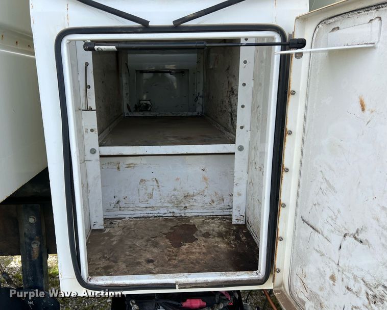 image for item DQ2357 2010 International 7500 dump truck