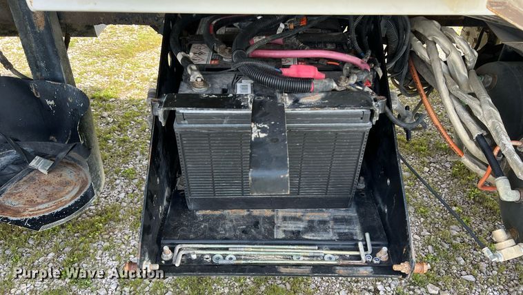 image for item DQ2357 2010 International 7500 dump truck