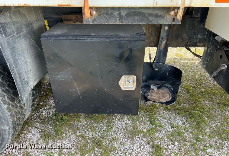 image for item DQ2357 2010 International 7500 dump truck