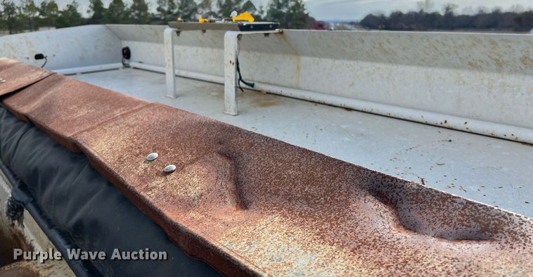 image for item DQ2357 2010 International 7500 dump truck