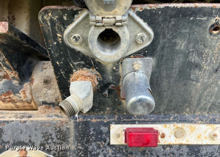 image for item DQ2357 2010 International 7500 dump truck