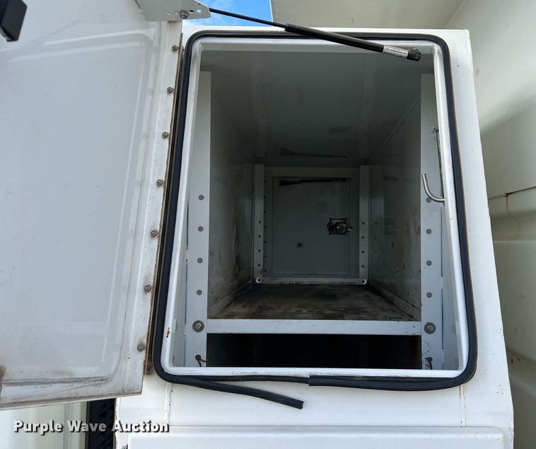 image for item DQ2357 2010 International 7500 dump truck