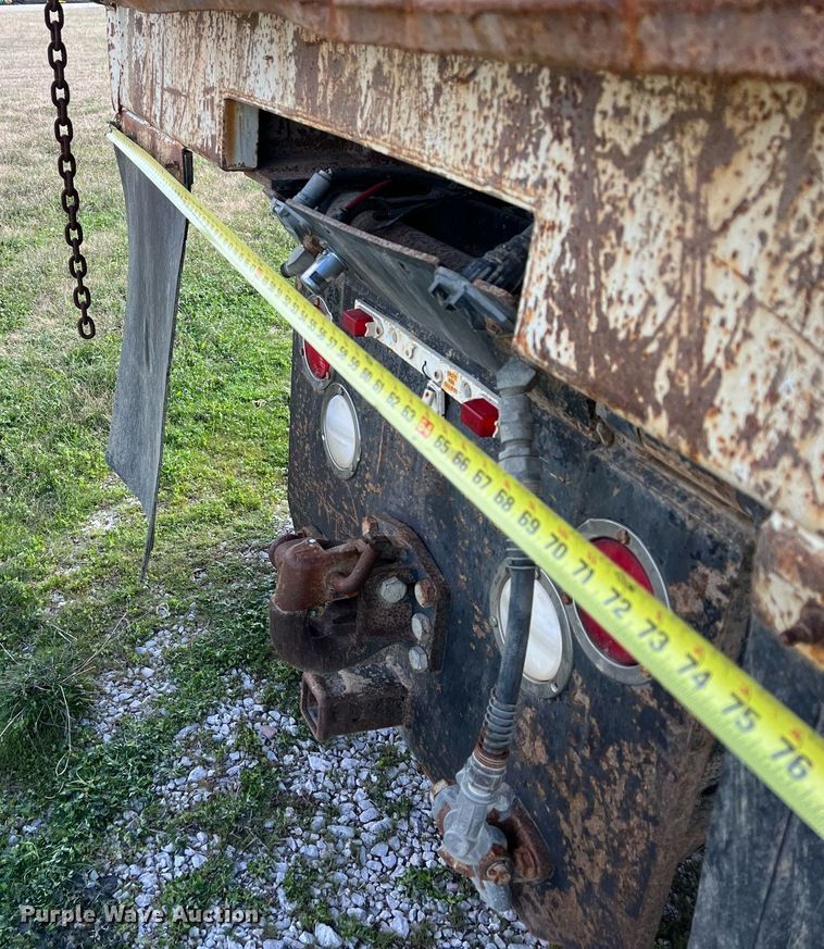 image for item DQ2357 2010 International 7500 dump truck