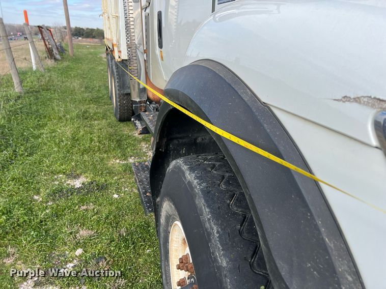 image for item DQ2357 2010 International 7500 dump truck