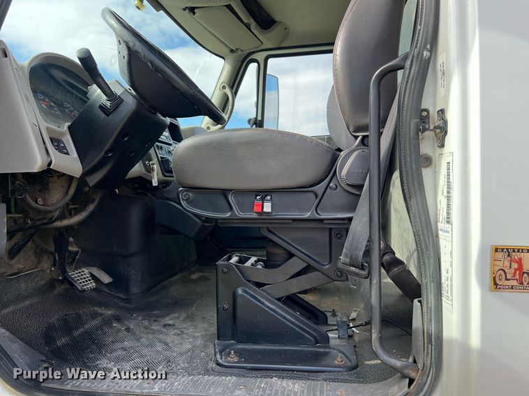 image for item DQ2357 2010 International 7500 dump truck