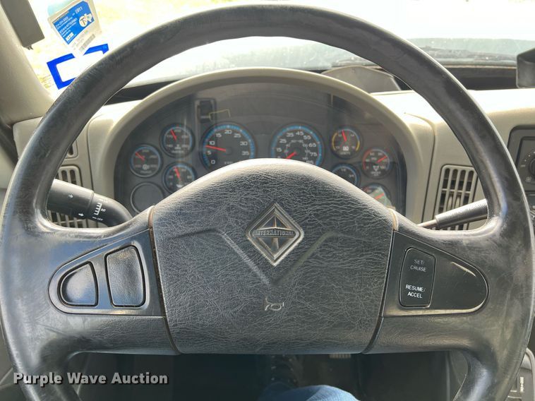 image for item DQ2357 2010 International 7500 dump truck