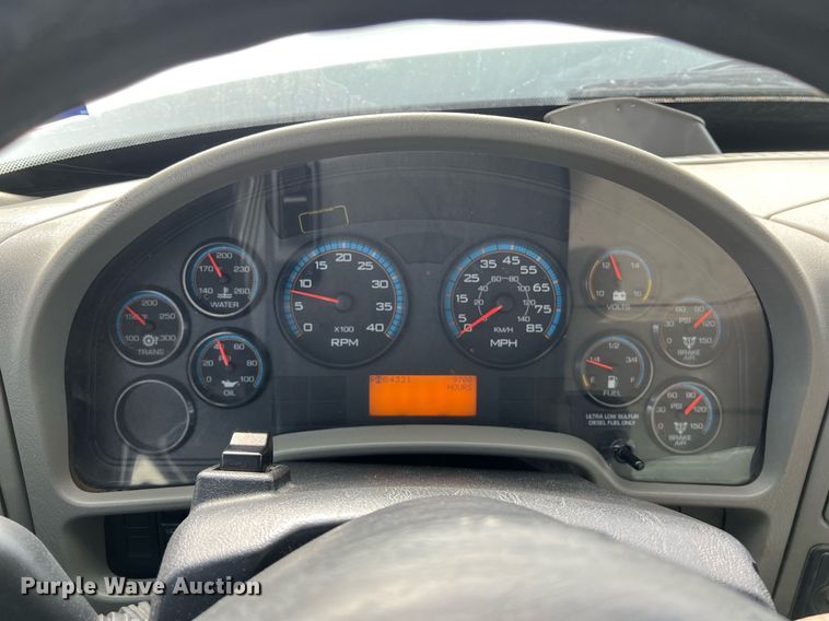 image for item DQ2357 2010 International 7500 dump truck