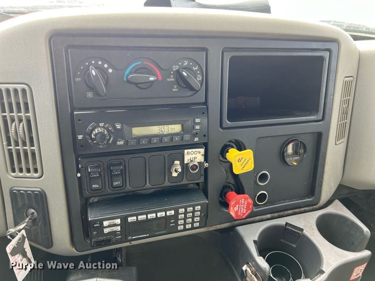 image for item DQ2357 2010 International 7500 dump truck