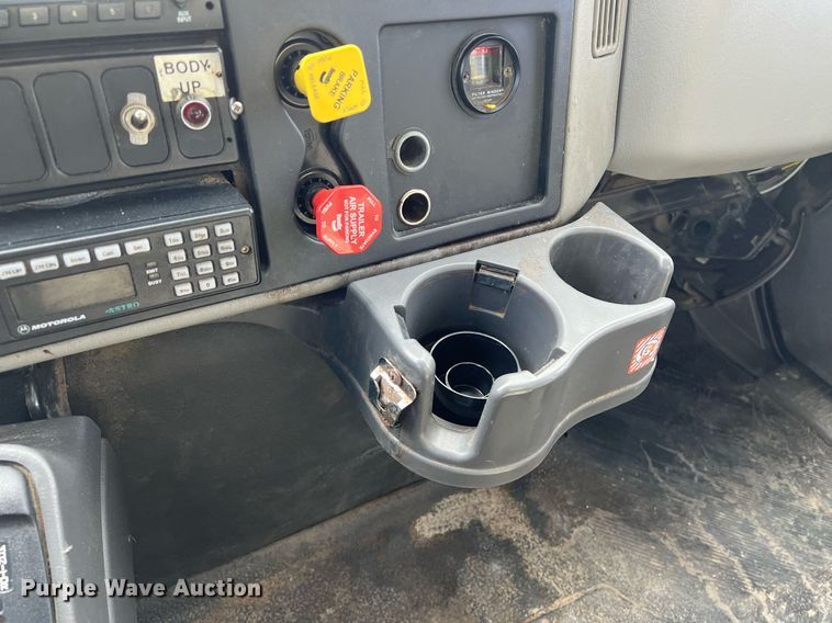 image for item DQ2357 2010 International 7500 dump truck