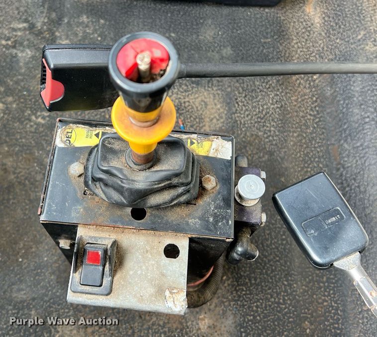 image for item DQ2357 2010 International 7500 dump truck