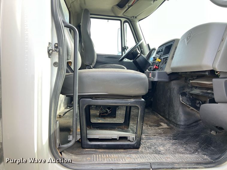 image for item DQ2357 2010 International 7500 dump truck