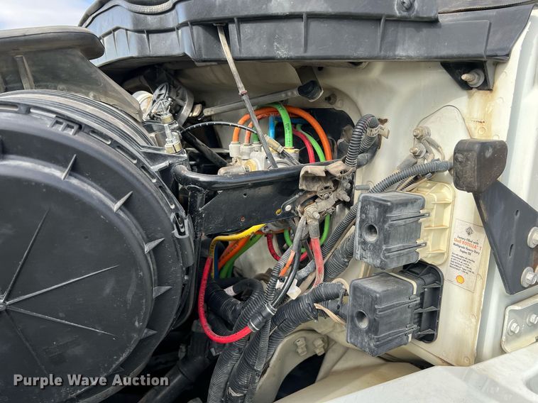 image for item DQ2357 2010 International 7500 dump truck