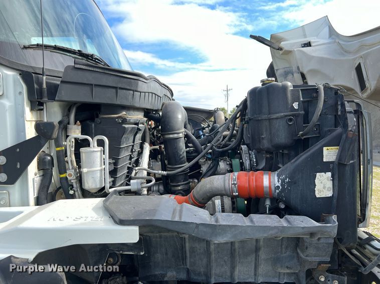 image for item DQ2357 2010 International 7500 dump truck