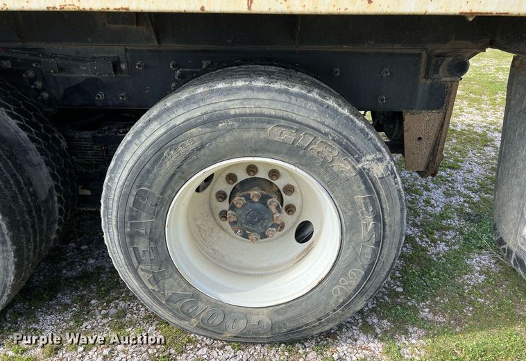 image for item DQ2357 2010 International 7500 dump truck