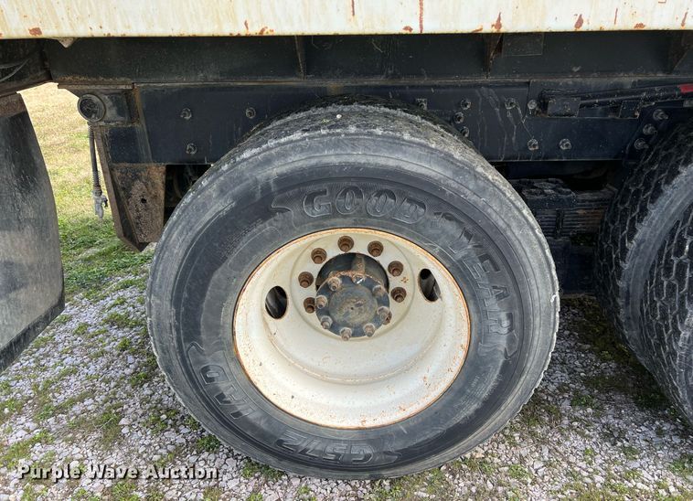 image for item DQ2357 2010 International 7500 dump truck