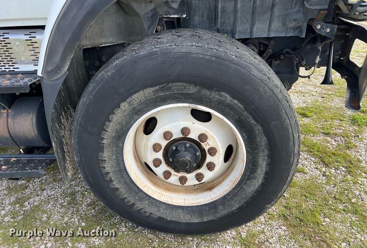 image for item DQ2357 2010 International 7500 dump truck