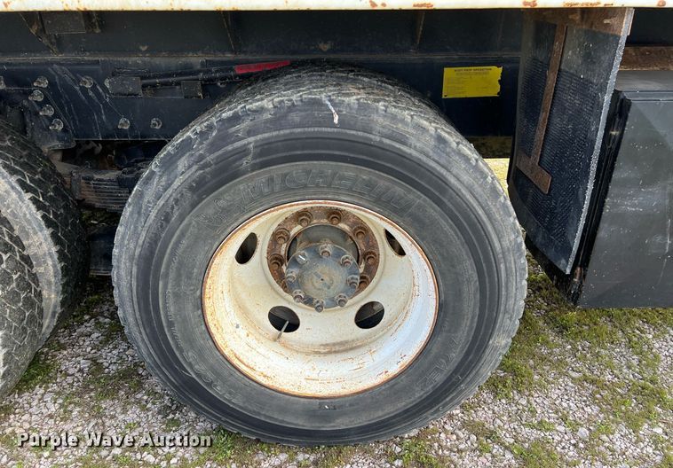 image for item DQ2357 2010 International 7500 dump truck