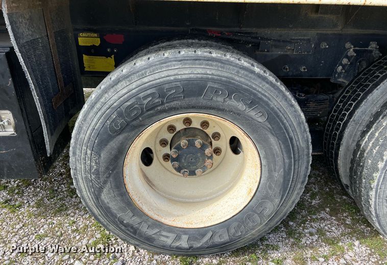 image for item DQ2357 2010 International 7500 dump truck