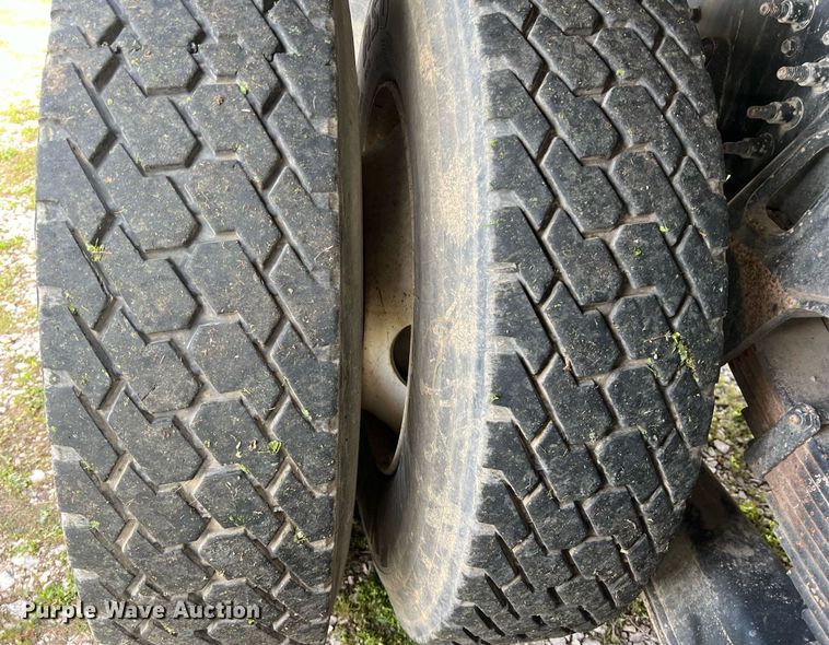 image for item DQ2357 2010 International 7500 dump truck