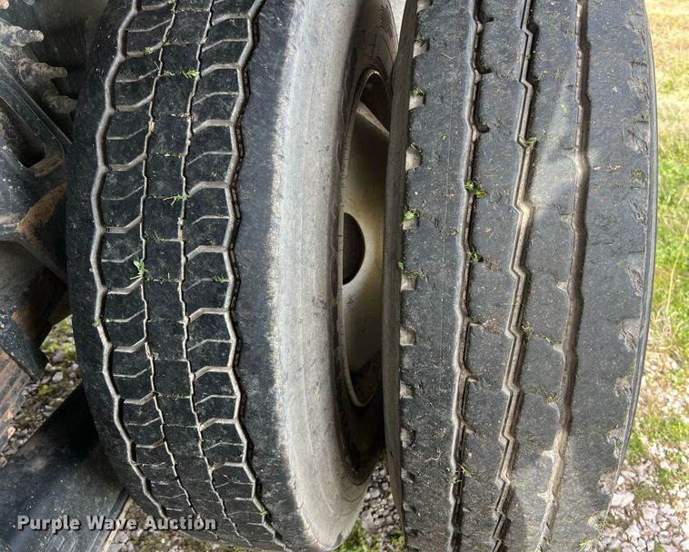 image for item DQ2357 2010 International 7500 dump truck