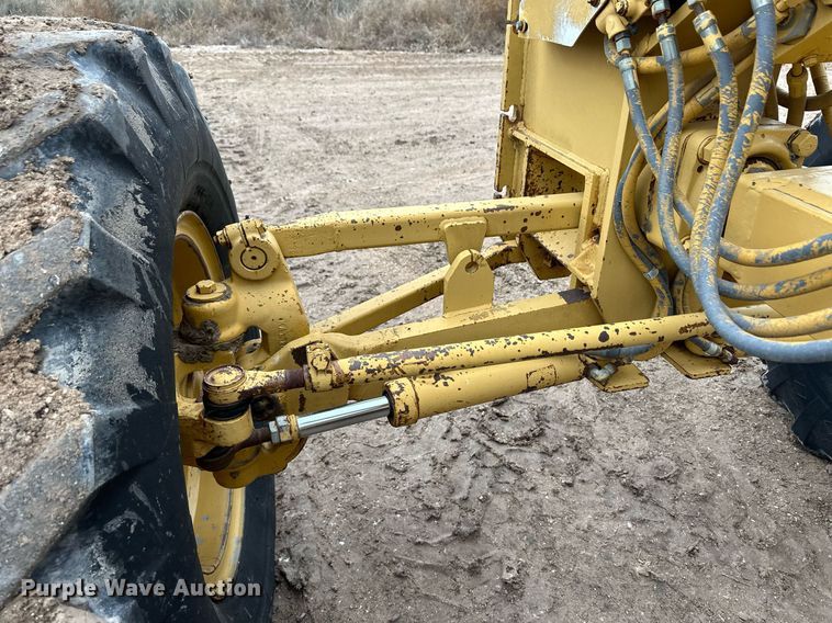 image for item EK9937 1986 Caterpillar 120G motor grader